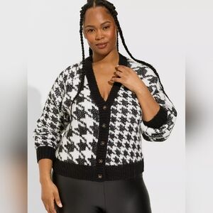Torrid Cardigan V-Neck Button Front Crop Sweater Deep Black Houndstooth Size 1
